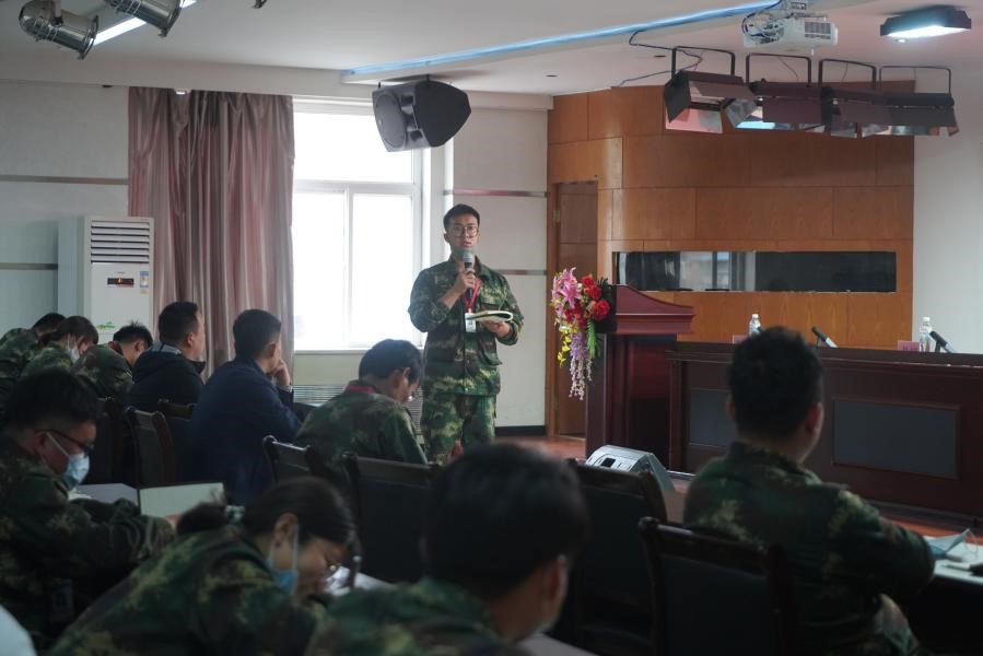 太阳成集团tyc33455cc召开学管干部培训周会