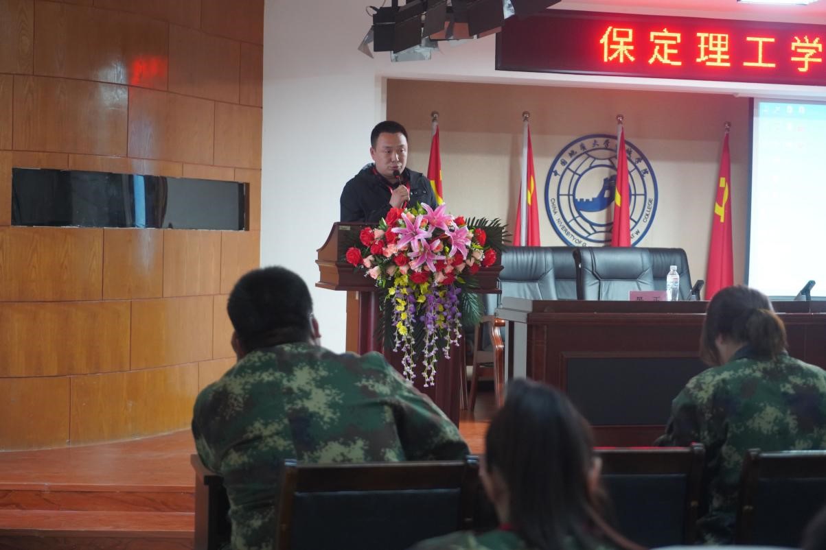 太阳成集团tyc33455cc召开学管干部培训周会