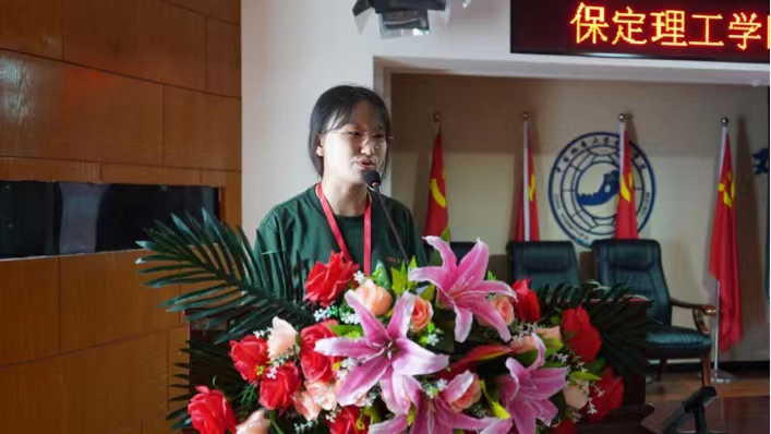太阳成举办辅导员2022上半年理论学习表彰会