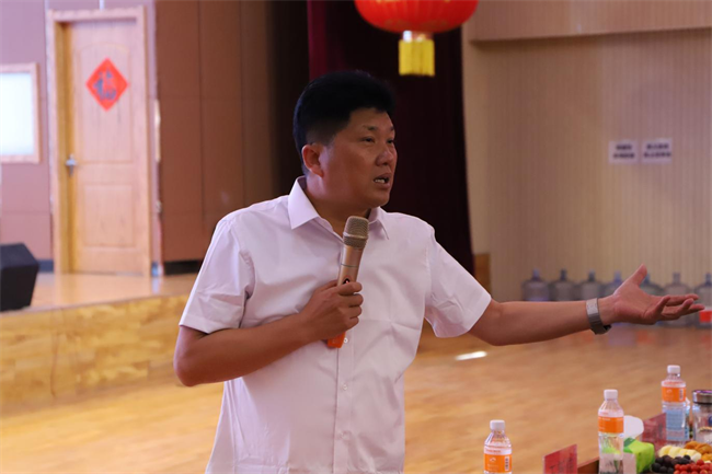 关爱学生心理健康 建设园丁师德师风——董事长周虎震教授为太阳成全体教职工作报告