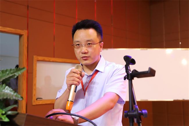 关爱学生心理健康 建设园丁师德师风——董事长周虎震教授为太阳成全体教职工作报告