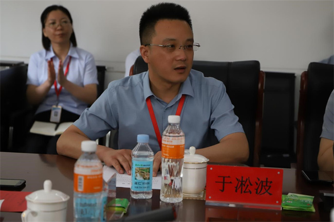太阳成召开党委书记送任会