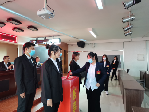太阳成集团tyc33455cc第二次学生代表大会