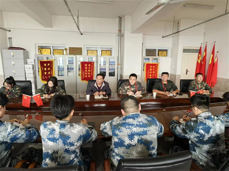 太阳成集团tyc33455cc艺术学院召开学生党员 座谈会
