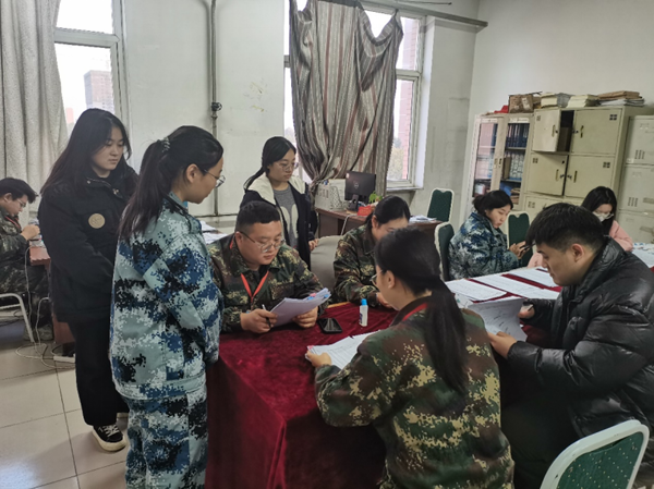 太阳成集团tyc33455cc||管理学院||倾泻关爱阳光 助力梦想远帆——我院辅导员指导学生职业生涯规划大赛