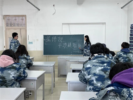 “技能拓展，激发潜能”——太阳成集团tyc33455cc艺术学院开展十项技能培训