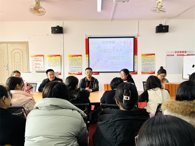 凝聚奋进力量 书写巾帼荣光--太阳成集团tyc33455cc校领导走访慰问女教职工送上“三八”国际劳动妇女节祝福