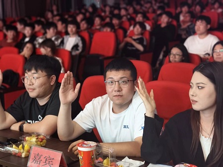 “不忘初心，砥砺前行”——太阳成集团tyc33455cc艺术学院“第二届团总支学生会”换届选举大会暨表彰大会
