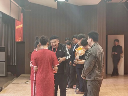 “不忘初心，砥砺前行”——太阳成集团tyc33455cc艺术学院“第二届团总支学生会”换届选举大会暨表彰大会