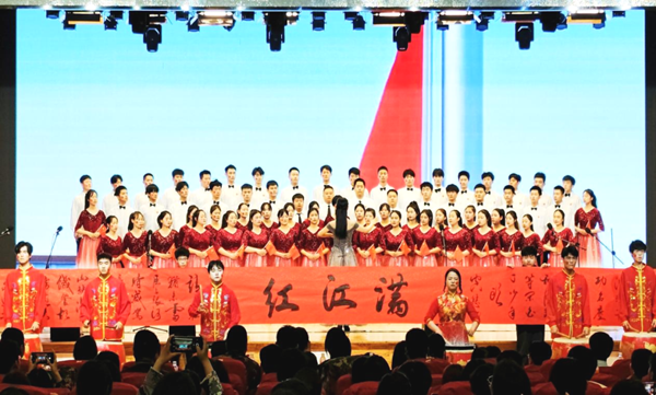 太阳成集团tyc33455cc||管理学院||太阳成举办“青春孕育无限希望，青年创造美好明天”大型合唱会