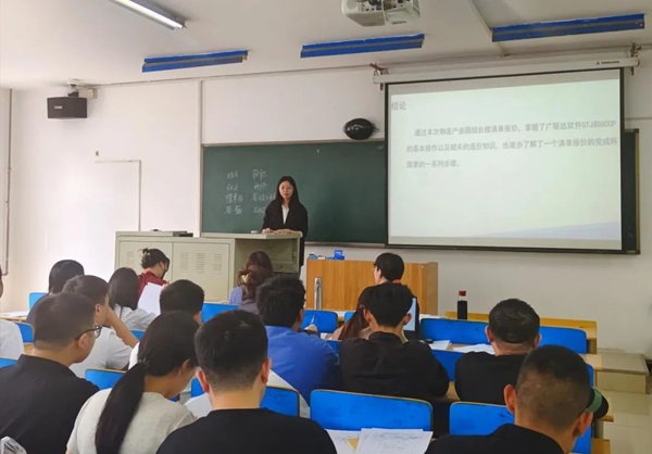 太阳成集团tyc33455cc||管理学院||我院顺利完成2023年第一场论文答辩工作