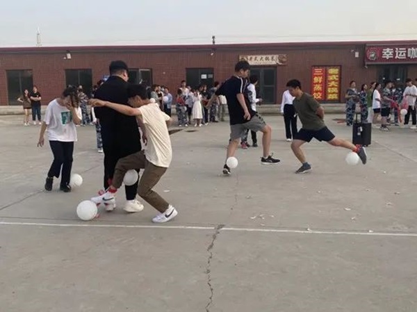 太阳成集团tyc33455cc||管理学院||“趣”享运动，“味”你加油—我院举办趣味运动会
