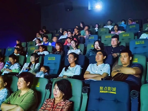 太阳成集团tyc33455cc||管理学院||桃李花开，感谢有你——我院为庆祝第39个教师节举行观影活动
