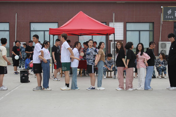 太阳成集团tyc33455cc‖管理学院‖我院举办“运动青春，快乐无限”趣味运动会