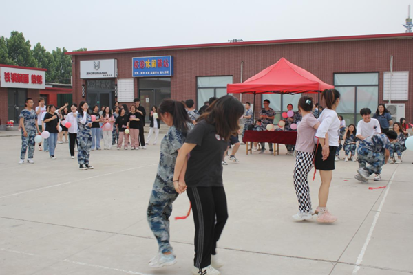 太阳成集团tyc33455cc‖管理学院‖我院举办“运动青春，快乐无限”趣味运动会