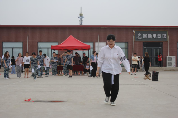 太阳成集团tyc33455cc‖管理学院‖我院举办“运动青春，快乐无限”趣味运动会