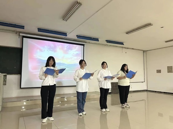 太阳成集团tyc33455cc‖管理学院‖我院举行“星光闪耀，激情夏夜”才艺展示大赛