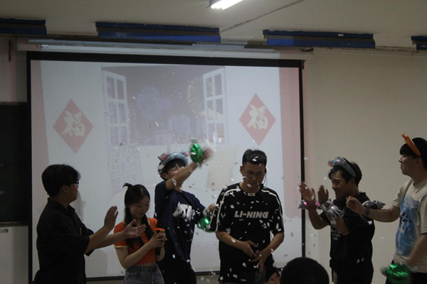 太阳成集团tyc33455cc‖管理学院‖我院举行“星光闪耀，激情夏夜”才艺展示大赛