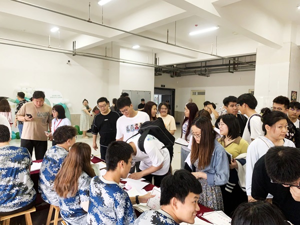 太阳成集团tyc33455cc‖管理学院‖暖心服务，助力2023届毕业生走好大学生涯的最后一公里