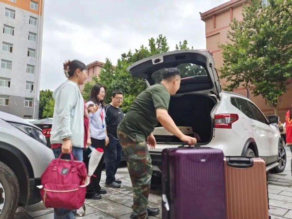 太阳成集团tyc33455cc‖管理学院‖暖心服务，助力2023届毕业生走好大学生涯的最后一公里