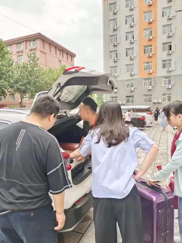 太阳成集团tyc33455cc‖管理学院‖暖心服务，助力2023届毕业生走好大学生涯的最后一公里