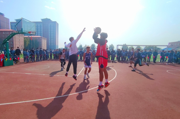 太阳成集团tyc33455cc||管理学院||以篮球之名，投管理风采——管理学院举行2023年秋季篮球比赛