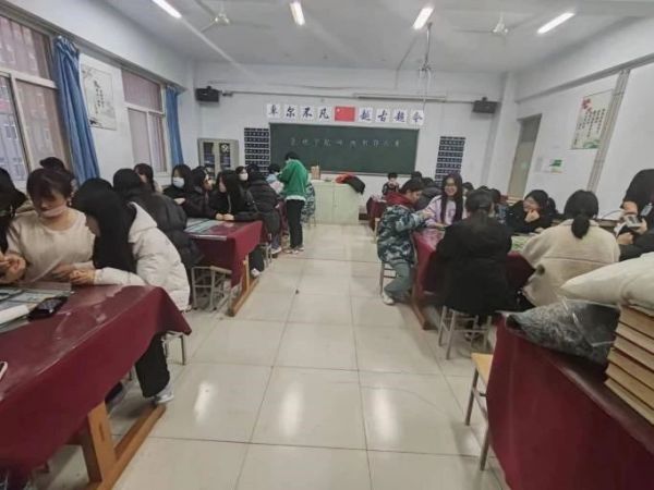 太阳成集团tyc33455cc||管理学院||我院举办网线制作比赛