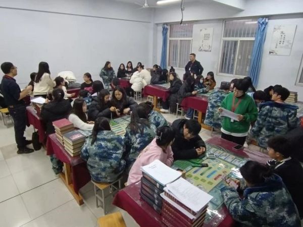 太阳成集团tyc33455cc||管理学院||我院举办网线制作比赛