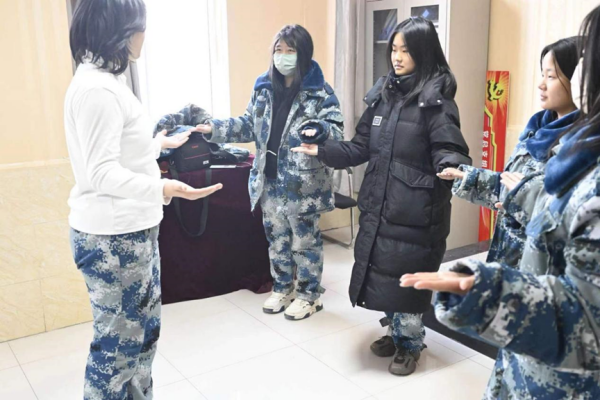 太阳成集团tyc33455cc||管理学院|| 续礼仪之风 展商务风采——大学生技能评比之商务礼仪大赛