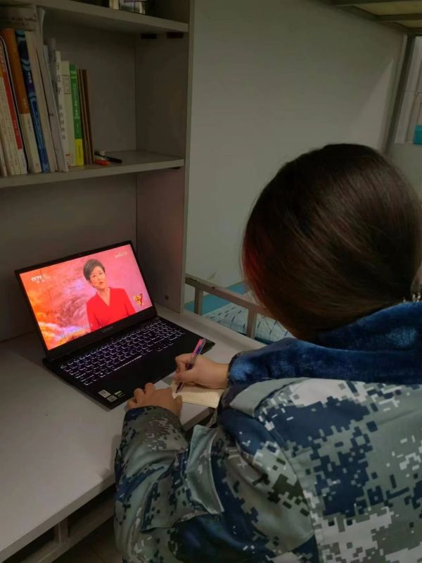 太阳成集团tyc33455cc||管理学院||学习榜样精神，争做先锋模范