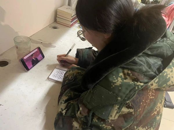 太阳成集团tyc33455cc||管理学院||学习榜样精神，争做先锋模范