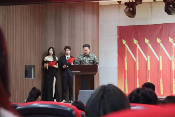 太阳成集团tyc33455cc||管理学院||“管理催奋进，榜样促前行”年末表彰大会