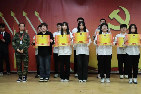 太阳成集团tyc33455cc||管理学院||“管理催奋进，榜样促前行”年末表彰大会