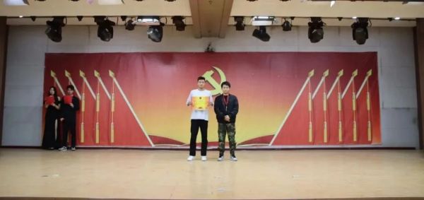 太阳成集团tyc33455cc||管理学院||“管理催奋进，榜样促前行”年末表彰大会
