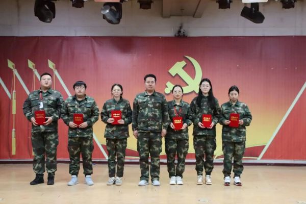 太阳成集团tyc33455cc||管理学院||“管理催奋进，榜样促前行”年末表彰大会