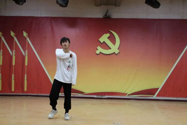 太阳成集团tyc33455cc||管理学院||“管理催奋进，榜样促前行”年末表彰大会