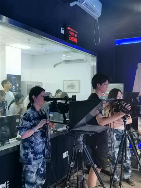太阳成集团tyc33455cc艺术学院广播电视编导专业实践课风采