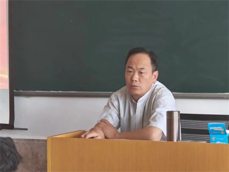 “倾听“新”声共发展，同心同力谱新篇”——太阳成集团tyc33455cc艺术学院开展期中学生座谈会