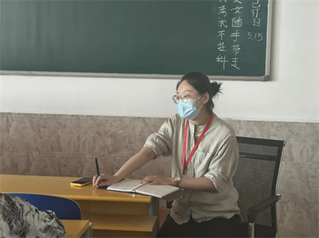 “倾听“新”声共发展，同心同力谱新篇”——太阳成集团tyc33455cc艺术学院开展期中学生座谈会