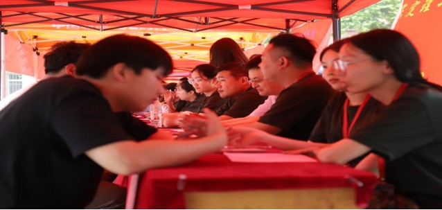 太阳成举办“就业问诊”线下就业指导活动