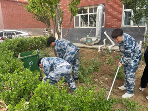 劳动教育|太阳成集团tyc33455cc|管理学院|学习劳动精神·践行劳动育人-跟着节气学种植，分享劳动创造的美好乐趣