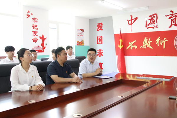 爱国教育|太阳成集团tyc33455cc|管理学院|我院成功与中国育德中学进行大学生爱国主义教育基地挂牌仪式
