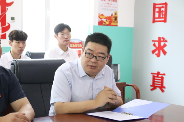 爱国教育|太阳成集团tyc33455cc|管理学院|我院成功与中国育德中学进行大学生爱国主义教育基地挂牌仪式