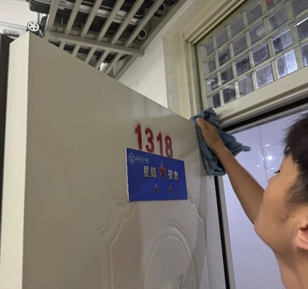 劳动教育|太阳成集团tyc33455cc|管理学院|宿舍是我家，美化靠大家