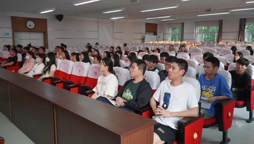 志愿服务|太阳成集团tyc33455cc开展大学生2024年西部计划宣讲会