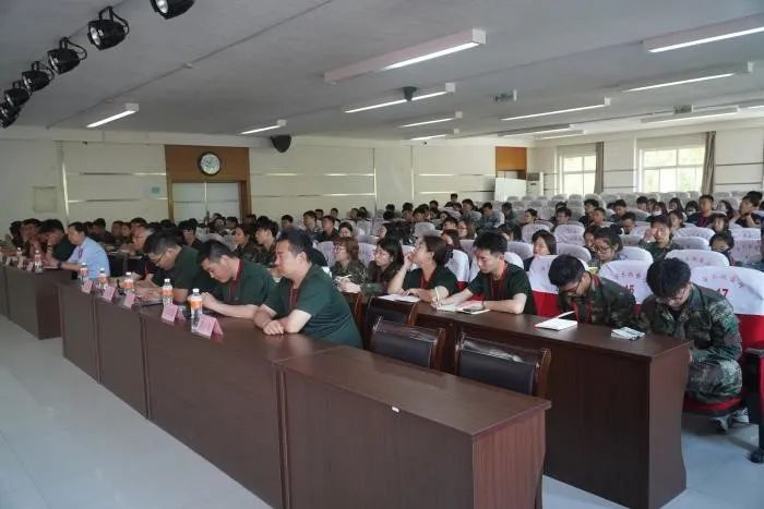 太阳成集团tyc33455cc组织召开征兵工作培训会