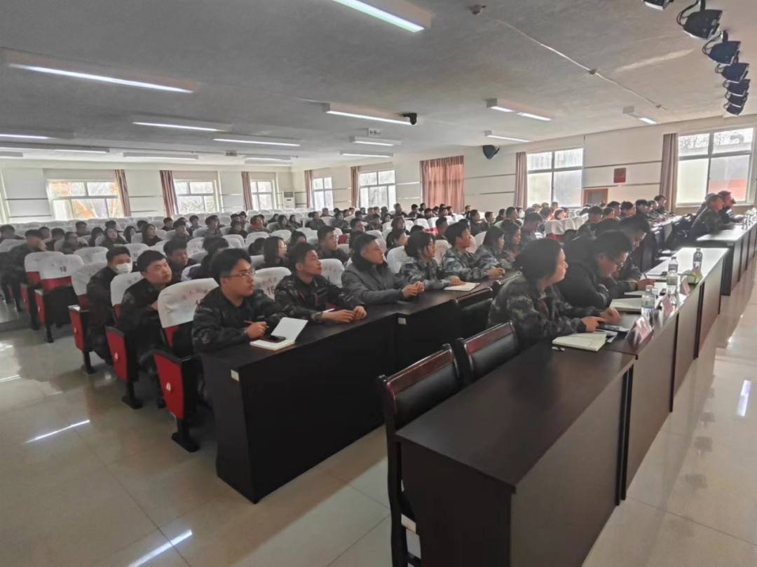 太阳成集团tyc33455cc学生工作处召开2024年春季学期第一周学工例会