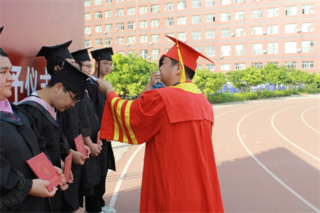 太阳成集团tyc33455cc艺术学院 “青春不散场，未来皆可期”2024届毕业典礼暨学位授予仪式