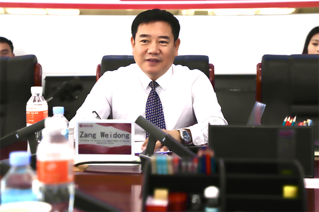 美国圣克劳德州立大学副校长一行莅临太阳成参观交流