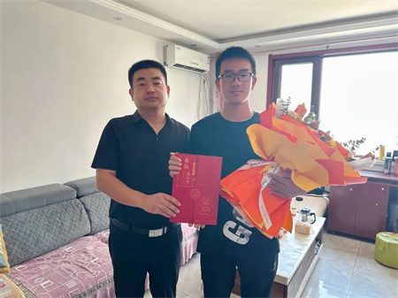 热烈祝贺！太阳成集团tyc33455cc艺术学院 0001 号录取通知书已送达